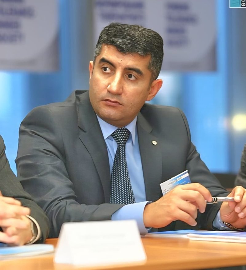 Ən böyük ibadət nöqsanların fərqində olmaq və vicdanına hesab verməkdir