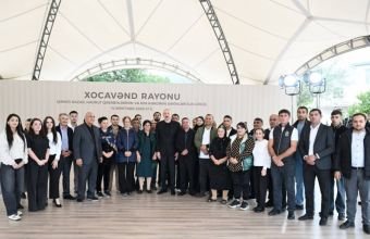 İlham Əliyev Qırmızı Bazar, Hadrut qəsəbələri və Sos kəndinin sakinləri ilə görüşüb -