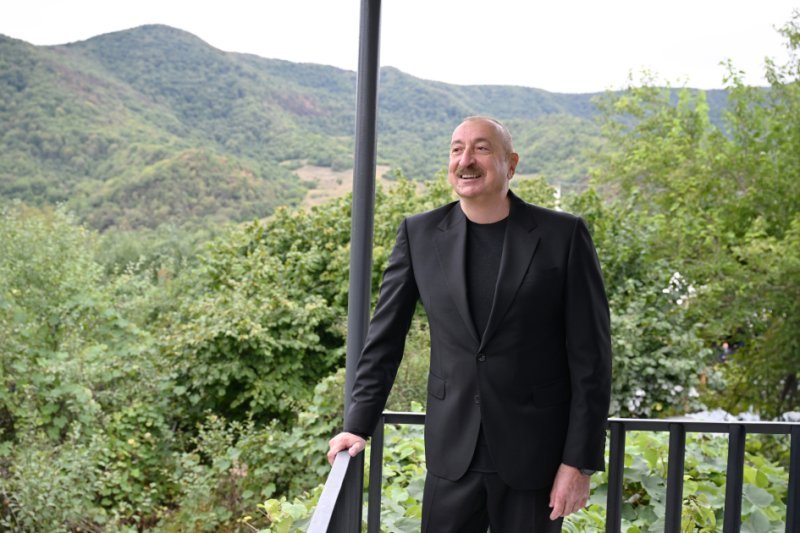 İlham Əliyev Xocalı rayonunun Badara kəndində olub -