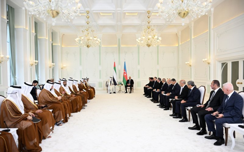 İlham Əliyevin və Şeyx Məhəmməd bin Zayed Al Nəhyanın geniş tərkibdə görüşü olub -