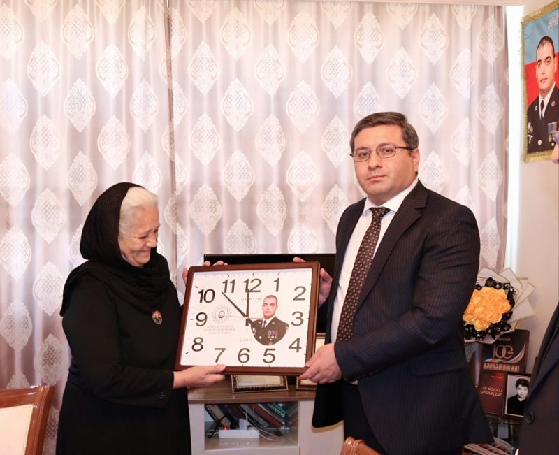 İqtisadiyyat Nazirliyinin rəhbər heyəti və nümayəndələri şəhid ailələrini ziyarət edib -