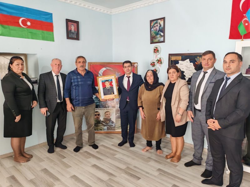 Mədəniyyət Nazirliyinin Kollektivi Şəhid ailələrini ziyarət edib -