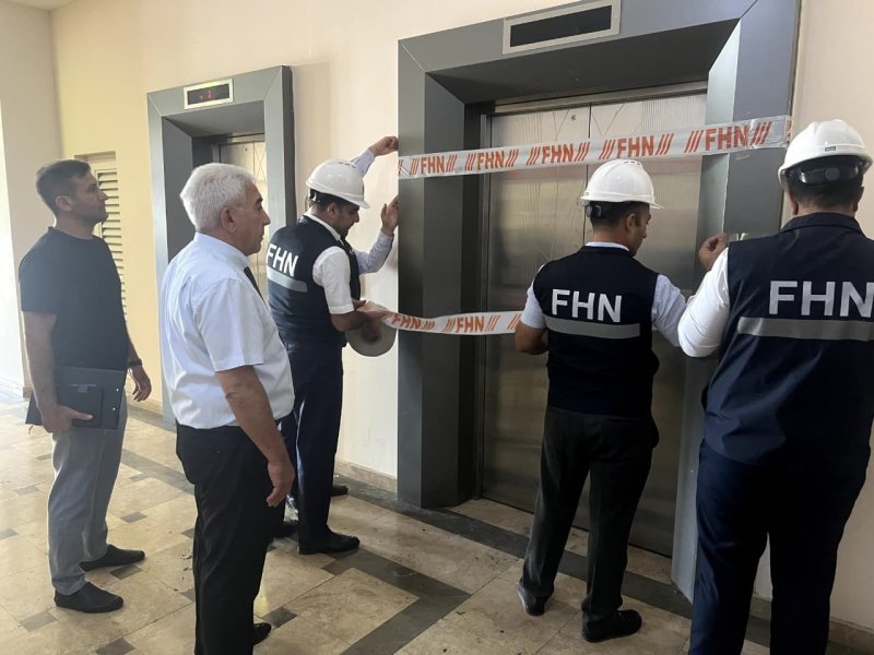 Naxçıvan şəhərindəki çoxmərtəbəli yaşayış binasında 2 liftin fəaliyyəti dayandırılıb -
