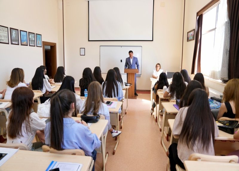 NDU-da “Bilik Günü” I kurs tələbələrinə ilk dərsi şəhid ailələri və qazilər keçib -