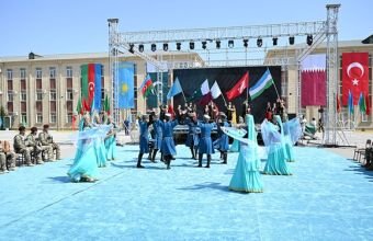 “Qardaşlığımız əbədidir, sarsılmazdır və sonsuzdur” adlı bədii proqram təqdim olunub