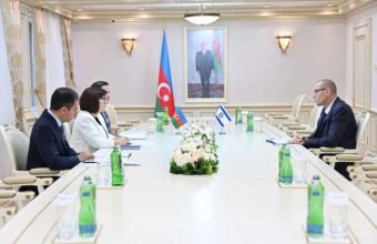Sahibə Qafarova Ronen Krausz ilə görüşüb