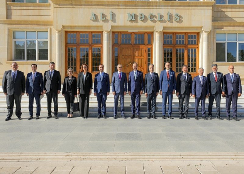 Səlahiyyətli nümayəndə Türkiyənin hakim Ədalət və İnkişaf Partiyasının sədr müavini ilə görüşüb -