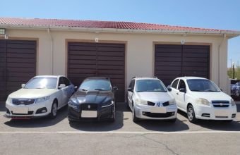 Toy karvanında qaydaları pozan şəxslər saxlanılıb