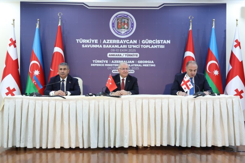 Ankarada Türkiyə-Azərbaycan-Gürcüstan müdafiə nazirlərinin görüşü keçirilib