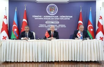 Ankarada Türkiyə-Azərbaycan-Gürcüstan müdafiə nazirlərinin görüşü keçirilib