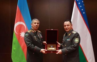 Azərbaycan müdafiə naziri Özbəkistana səfər edib