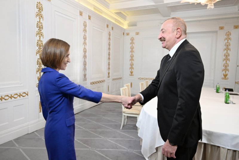 İlham Əliyev Kopenhagendə Moldova Prezidenti ilə görüşüb -