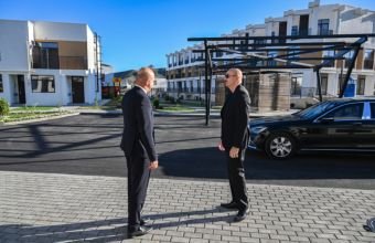 İlham Əliyev Zəngilan şəhərində 104 mənzilli yaşayış kompleksində görülmüş işlərlə tanış olub -