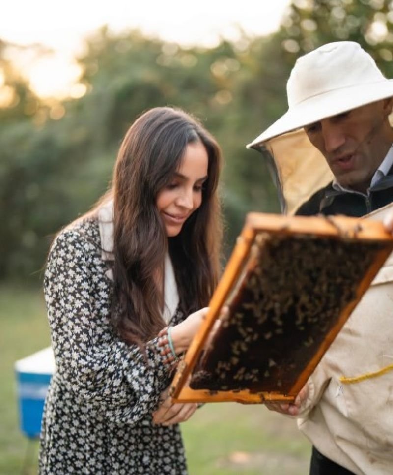 Leyla Əliyeva Qəbələdə "Gənc arıçı" layihəsinin iştirakçısı ilə görüşüb -