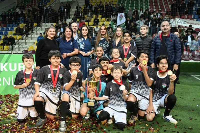 Leyla Əliyevanın təşəbbüsü ilə uşaq evlərinin komandaları arasında növbəti minifutbol turniri təşkil olunub