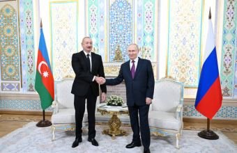 lham Əliyevin Vladimir Putinlə təkbətək görüşü keçirilib -