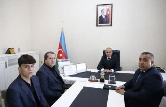 Məcid Seyidov MDB Oyunlarının medalçısını mükafatlandırıb -