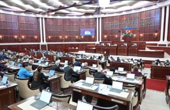 Milli Məclisin növbəti plenar iclası başladı