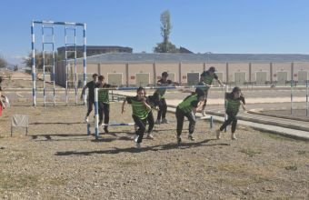 Naxçıvanda tələbələr hərbi-idman oyununda yarışıblar -