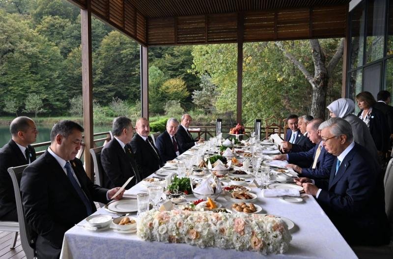 Qəbələdə TDT-nin Zirvə Görüşündə iştirak edən dövlət və hökumət başçılarının şərəfinə rəsmi nahar verilib -