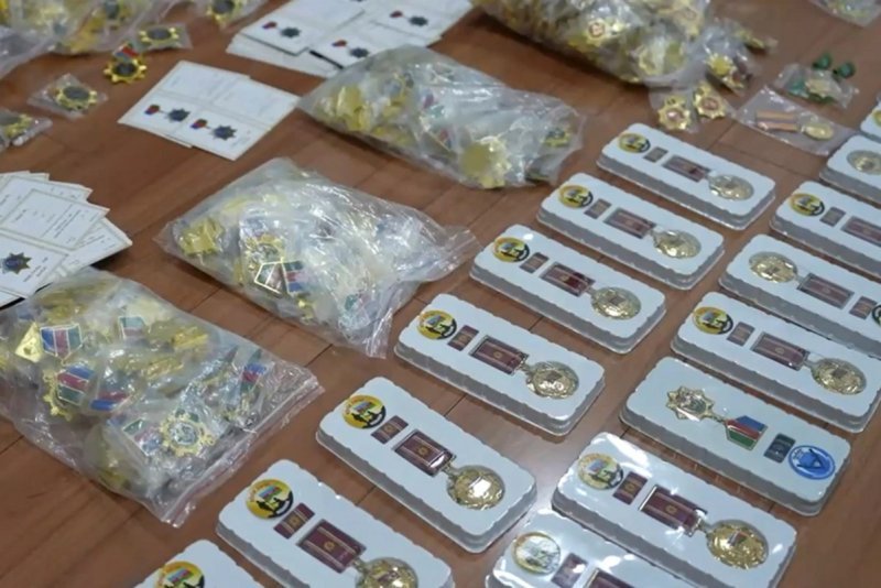 Saxta orden və medal təsis edən QHT sədrləri cinayət məsuliyyətinə cəlb ediliblər -