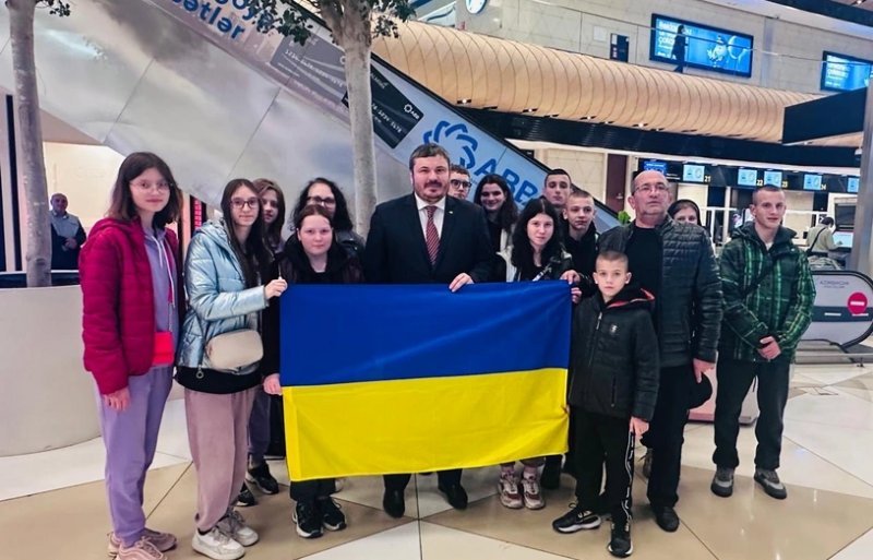 Ukraynadan daha 12 uşaq Azərbaycana gətirilib