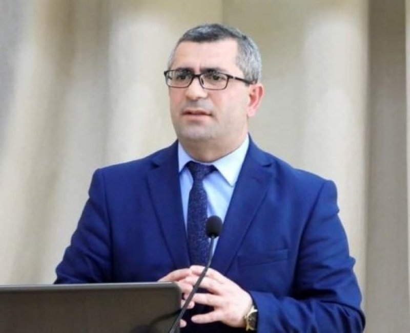 Vətən şairi, Vətən daşı