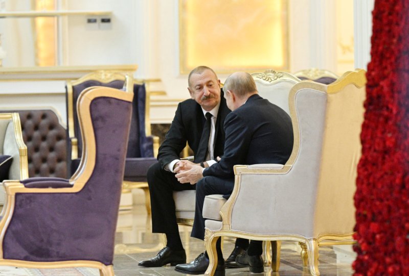 Vladimir Putin: AZAL təyyarəsinin qəzası bir neçə hallarla bağlıdır