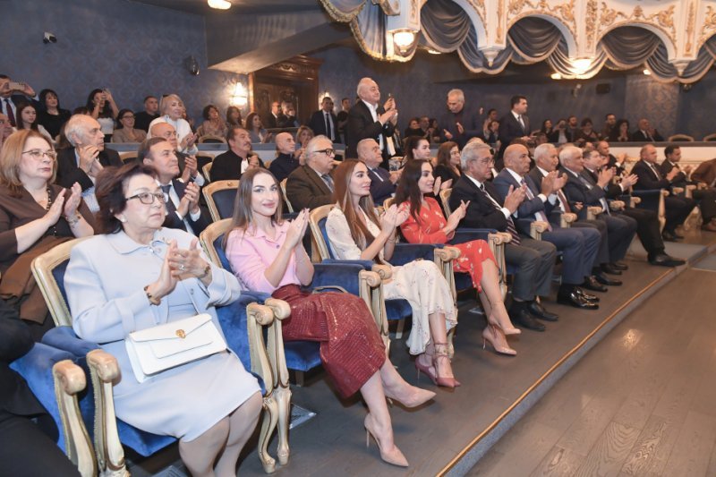 Akademik Musiqili Teatrda “Gülçöhrə və Əsgər” tamaşasının premyerası olub -