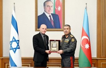 Azərbaycan müdafiə naziri İsrail nümayəndə heyətini qəbul edib
