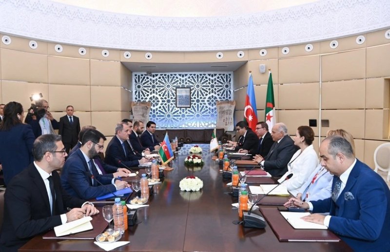 Azərbaycan və Əlcəzair arasında əməkdaşlığın genişləndirilməsi müzakirə olunub