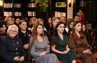 Bakı Kitab Mərkəzində "Zəfər sevinci" adlı musiqili-ədəbi gecə keçirilib -