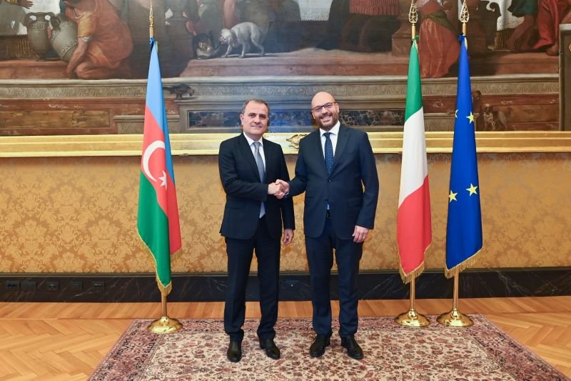 Ceyhun Bayramov Lorenzo Fontana ilə görüşüb