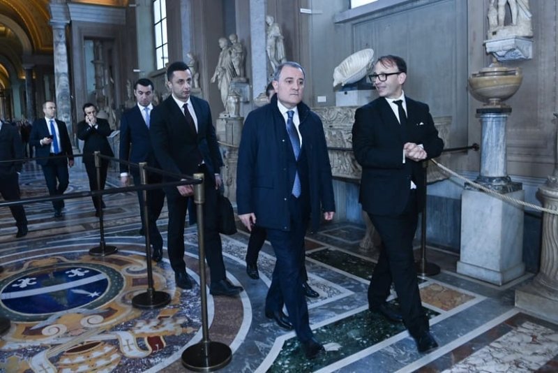 Ceyhun Bayramov Vatikanda Müqəddəs Pyotr Bazilikası ilə tanış olub