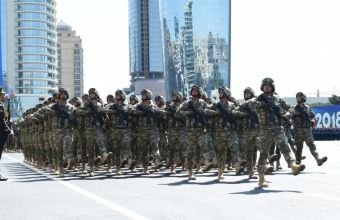 Hərbi qulluqçularının aylıq vəzifə maaşları artdı