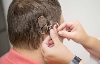 İlin ilk yarısında İTS hesabına koxlear implant əməliyyatı olunanların sayı açıqlanıb