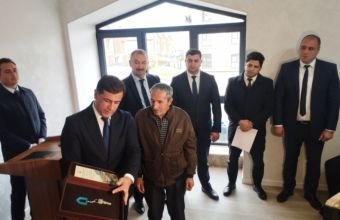 Kəlbəcərdə daha 27 ailəyə mənzillərinin açarları təqdim edilib -