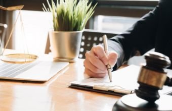 Məzuniyyət haqqı ödənilərkən nəzərə alınan əmək haqqı növləri hansılardır? -