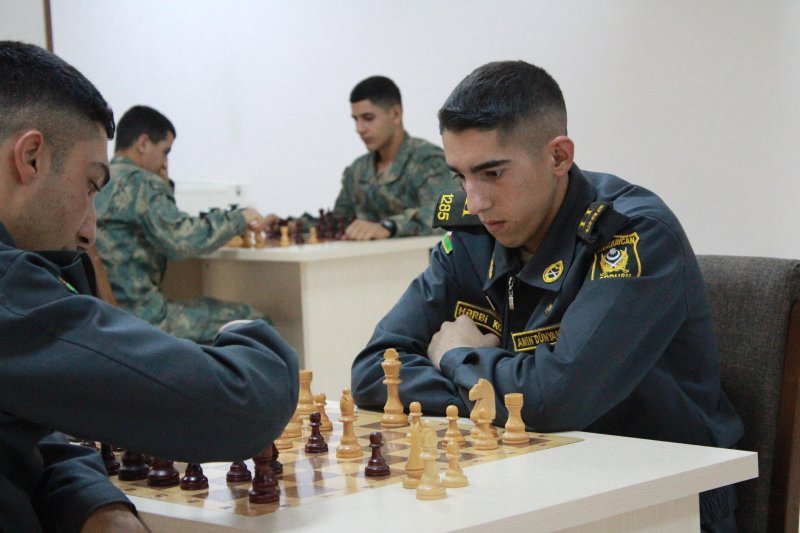 Naxçıvan Hərbi Kollecində “Zəfər addımları” adlı idman, zəka və intellektual oyunlar keçirilib -