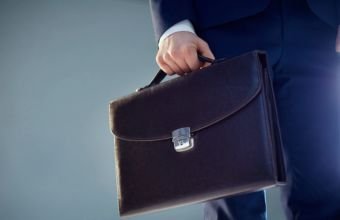 Vəzifəli şəxs dedikdə kim başa düşülür?