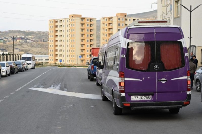 Ağdərənin Həsənriz kəndinə növbəti köç yola salınıb