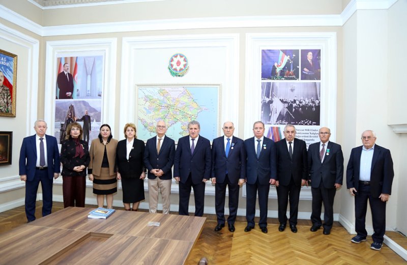 AMEA-nın Rəyasət Heyətinin növbəti iclası keçirilib