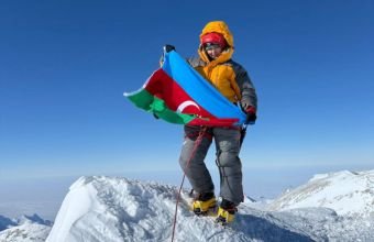 Azərbaycan alpinisti Antarktidanın ən yüksək zirvəsini fəth edib