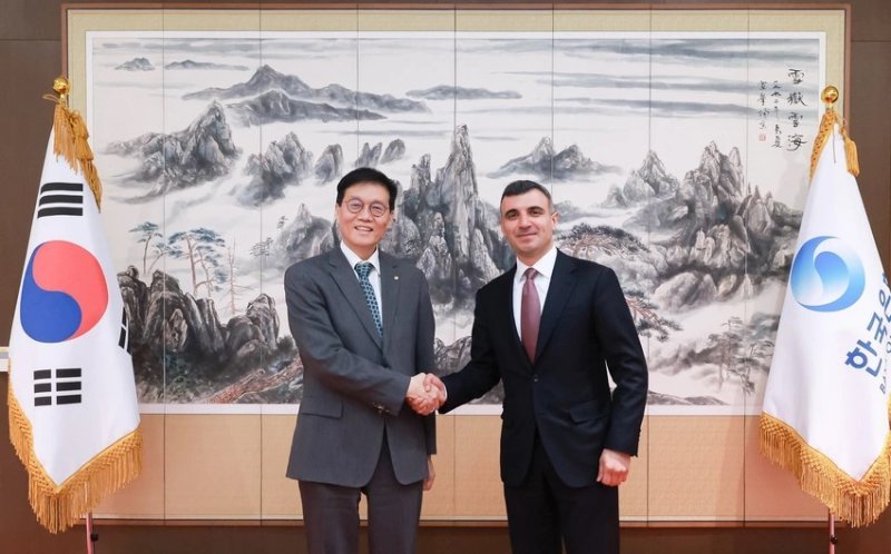 Azərbaycan və Cənubi Koreya dayanıqlı maliyyə məsələlərini müzakirə ediblər