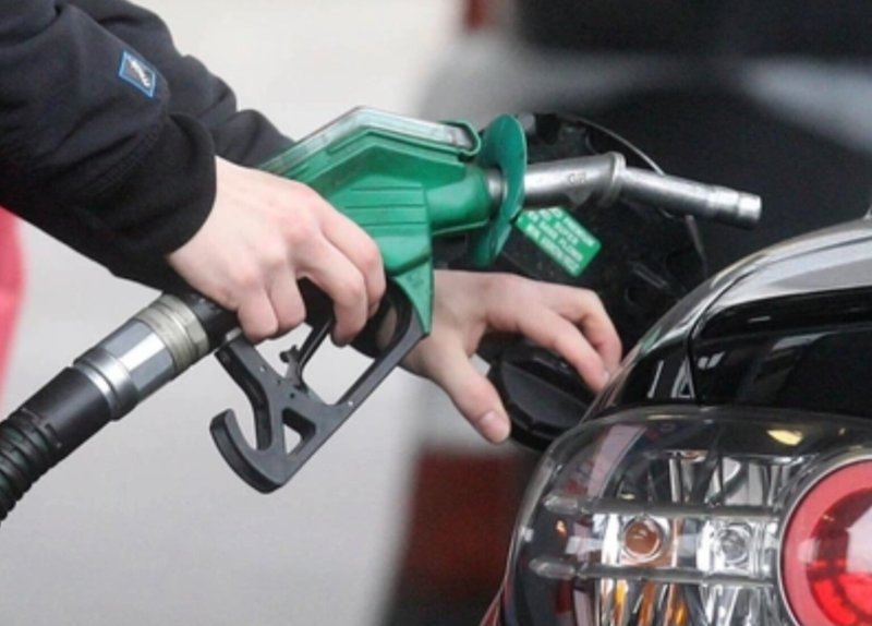 Azərbaycanda benzinin qiyməti 5 qəpik artırılıb