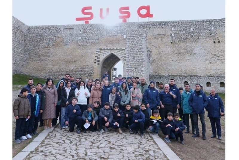 Azərbaycanın tanınmış güləşçiləri Laçında məktəbdə olublar