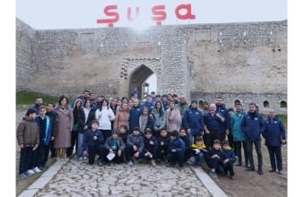 Azərbaycanın tanınmış güləşçiləri Laçında məktəbdə olublar