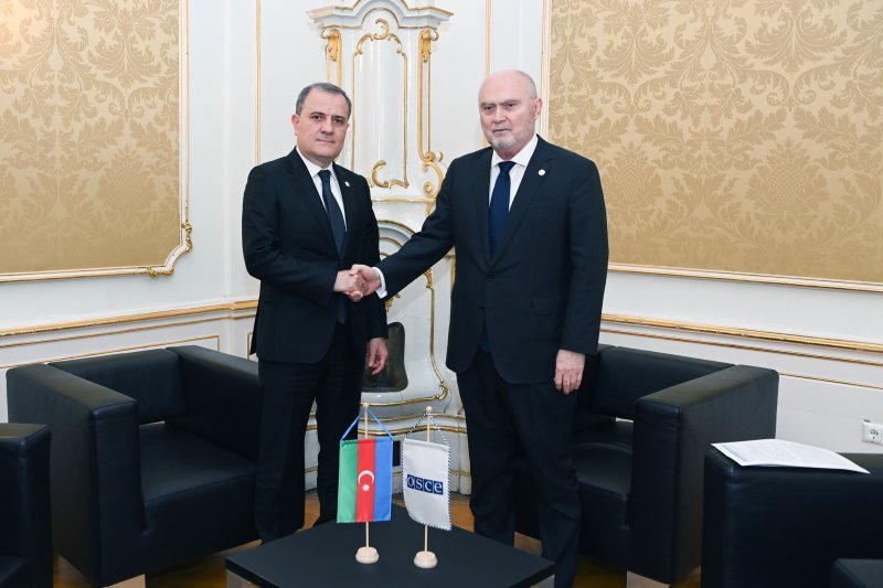 Ceyhun Bayramov Feridun Sinirlioğlu ilə görüşüb