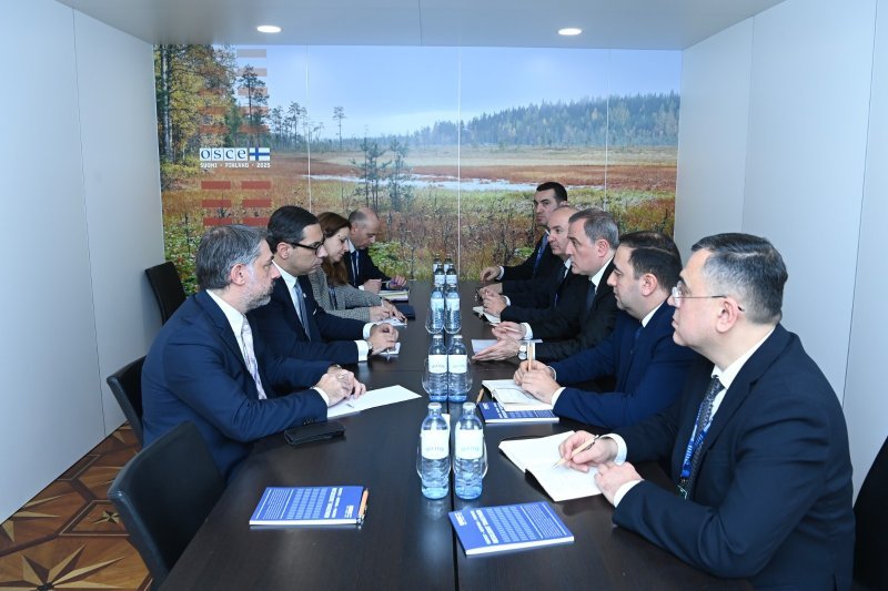 Ceyhun Bayramov  Konstantinos Kombos ilə görüşüb