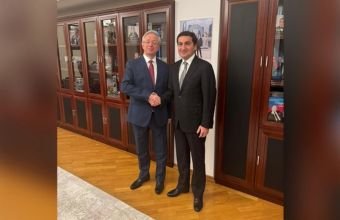 Hikmət Hacıyev Mixail Qaluzinlə regional və beynəlxalq məsələləri müzakirə edib